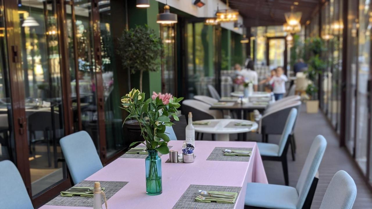 Kazzhol Park Hotel אלמטי מראה חיצוני תמונה