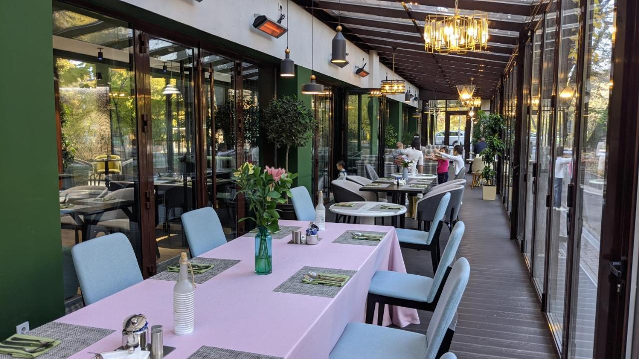 Kazzhol Park Hotel אלמטי מראה חיצוני תמונה