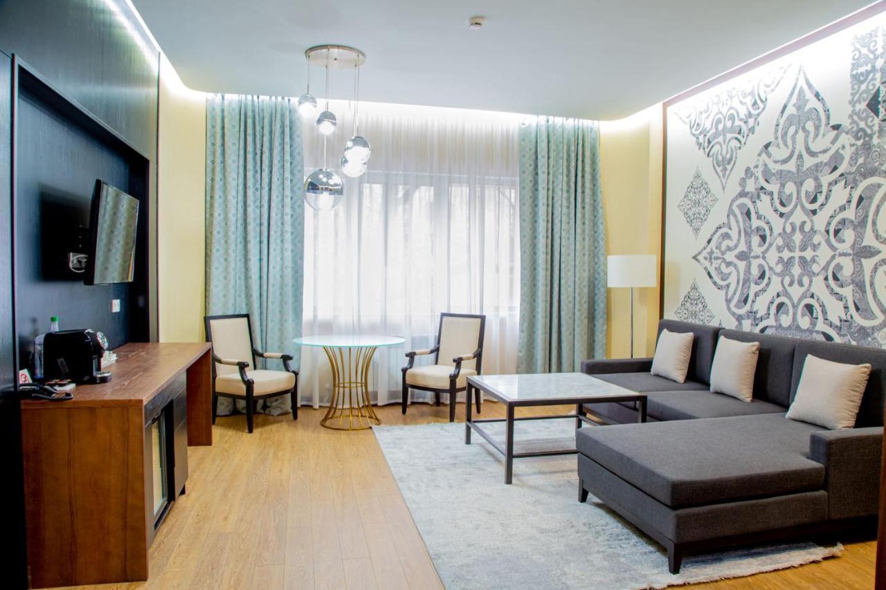 Kazzhol Park Hotel אלמטי מראה חיצוני תמונה