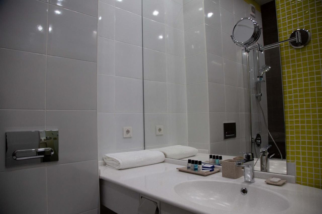 Kazzhol Park Hotel אלמטי מראה חיצוני תמונה