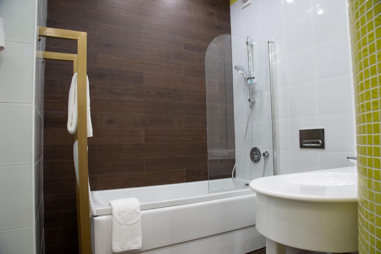 Kazzhol Park Hotel אלמטי מראה חיצוני תמונה