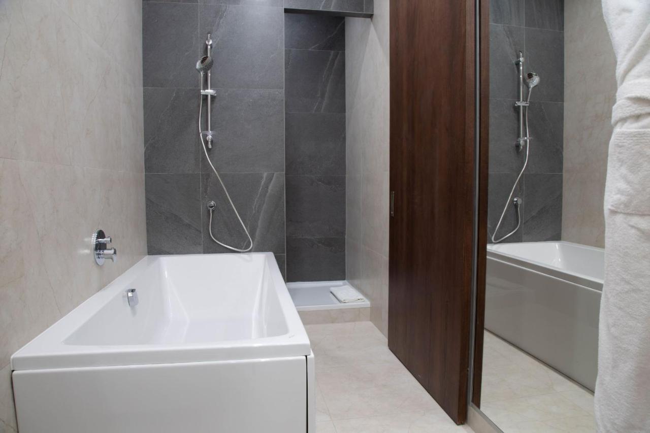 Kazzhol Park Hotel אלמטי מראה חיצוני תמונה
