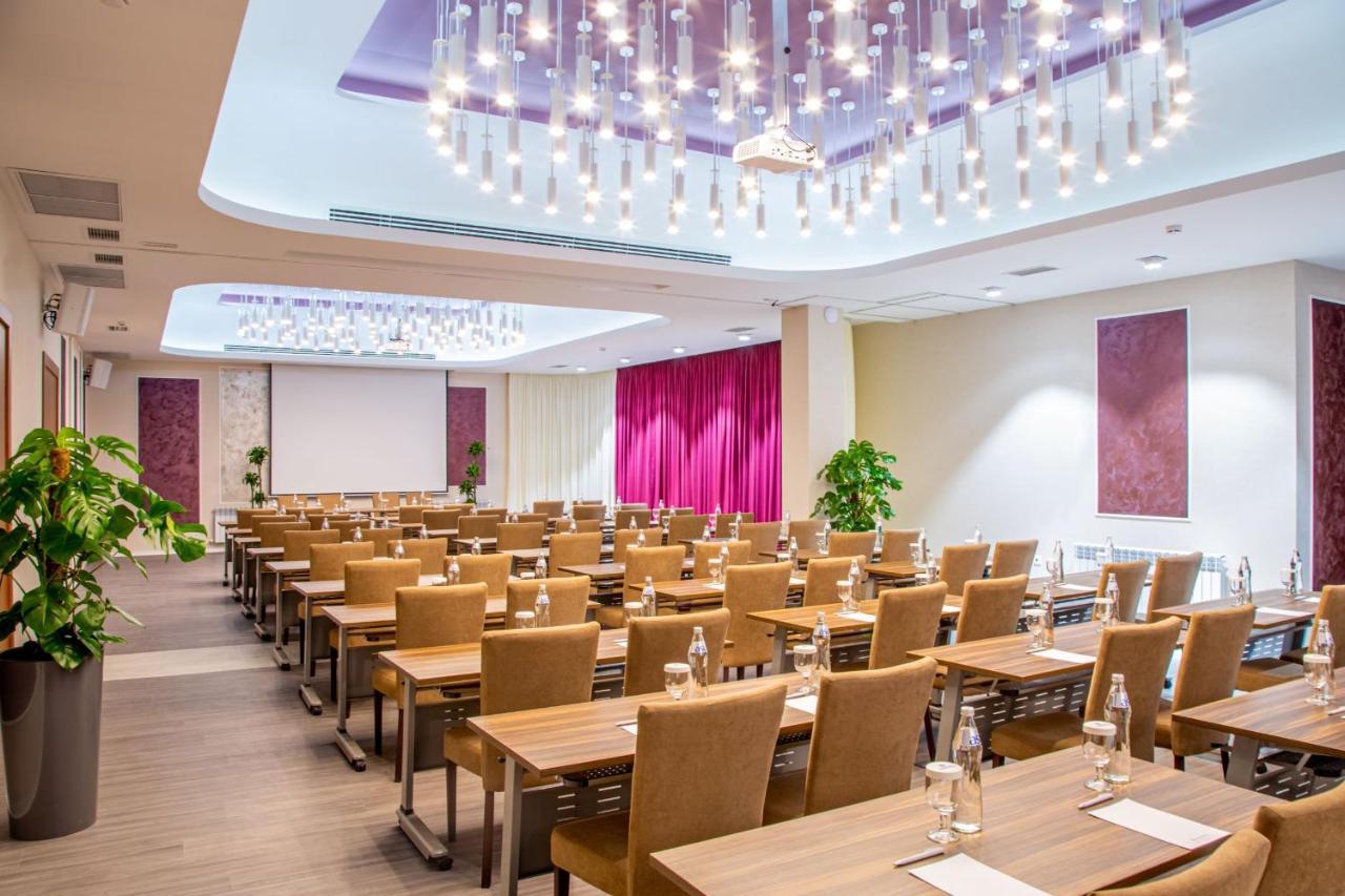Kazzhol Park Hotel אלמטי מראה חיצוני תמונה