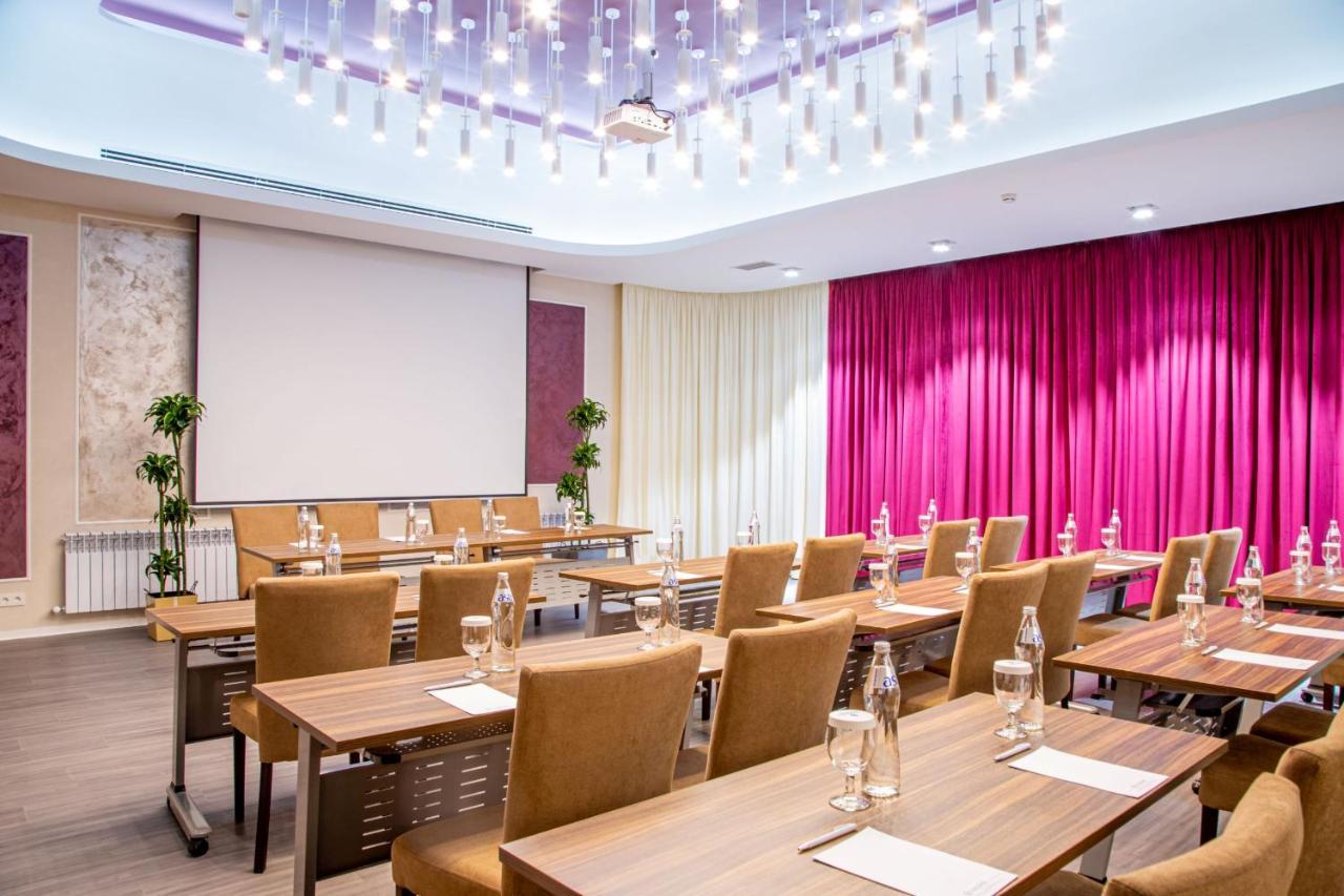 Kazzhol Park Hotel אלמטי מראה חיצוני תמונה