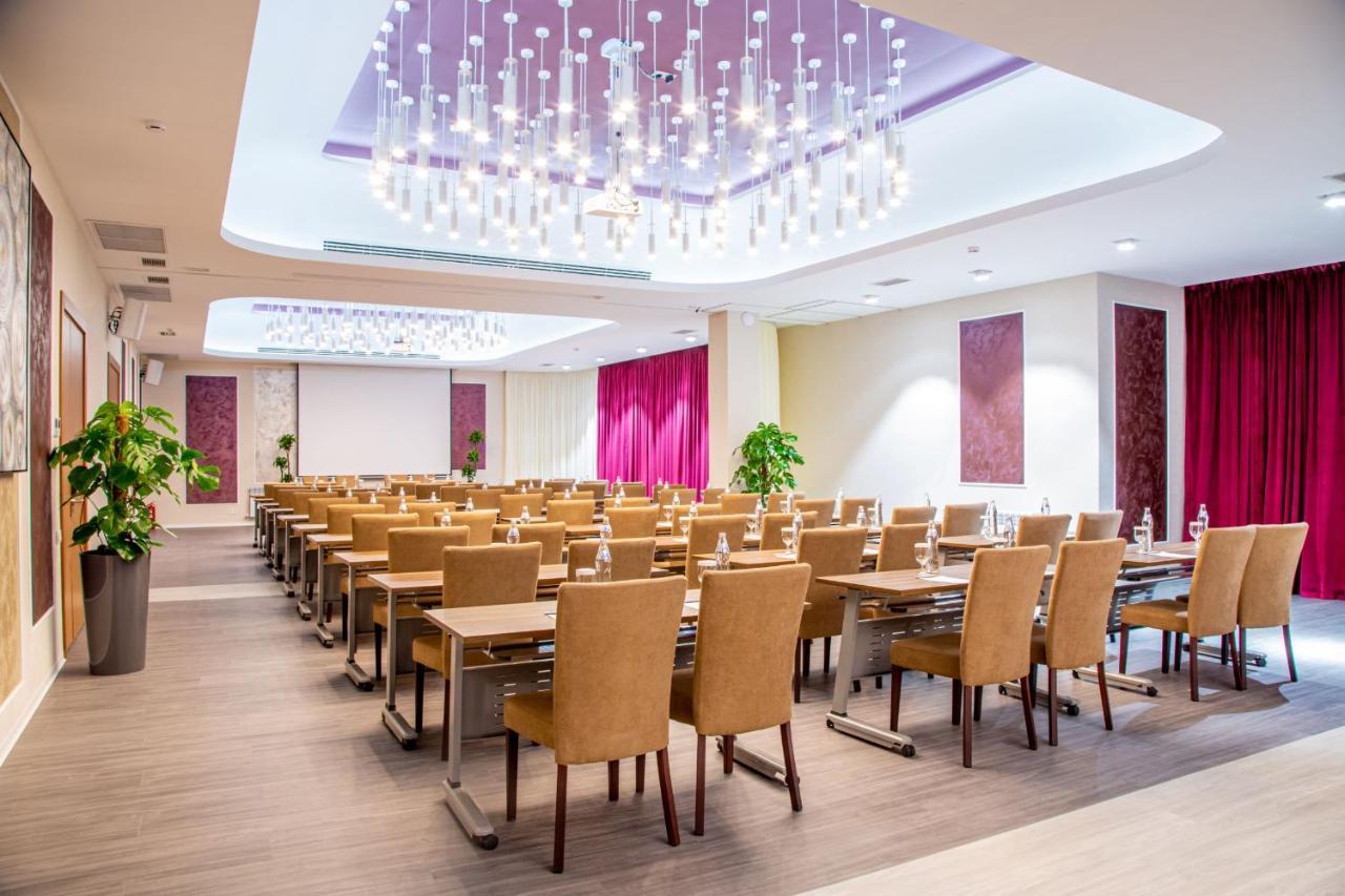 Kazzhol Park Hotel אלמטי מראה חיצוני תמונה