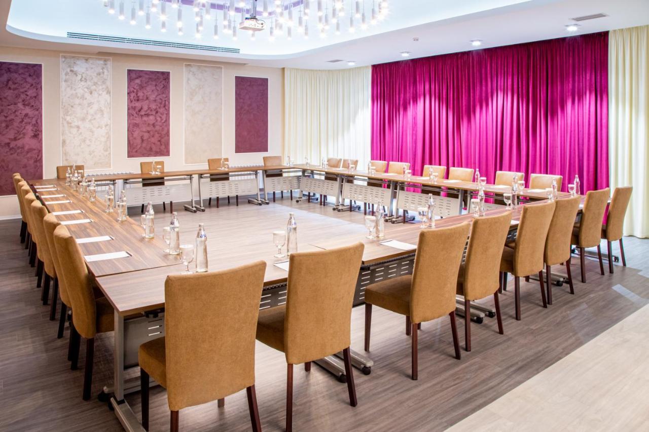 Kazzhol Park Hotel אלמטי מראה חיצוני תמונה